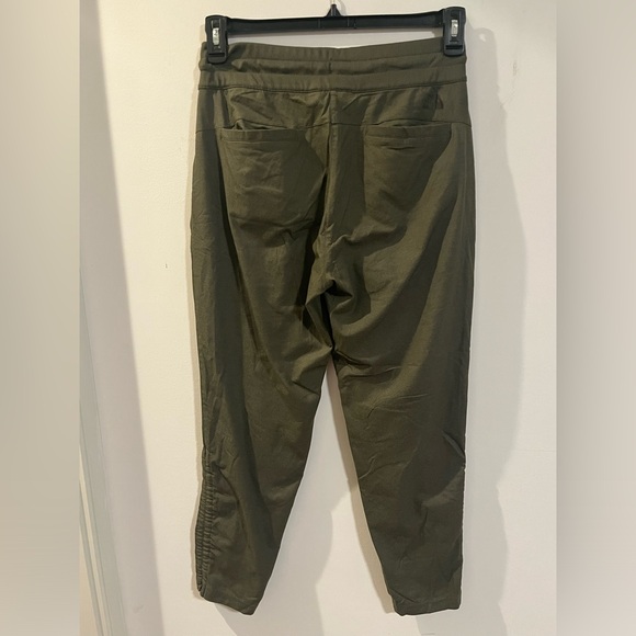 Womens North Face Joggers - Picture 2 of 3